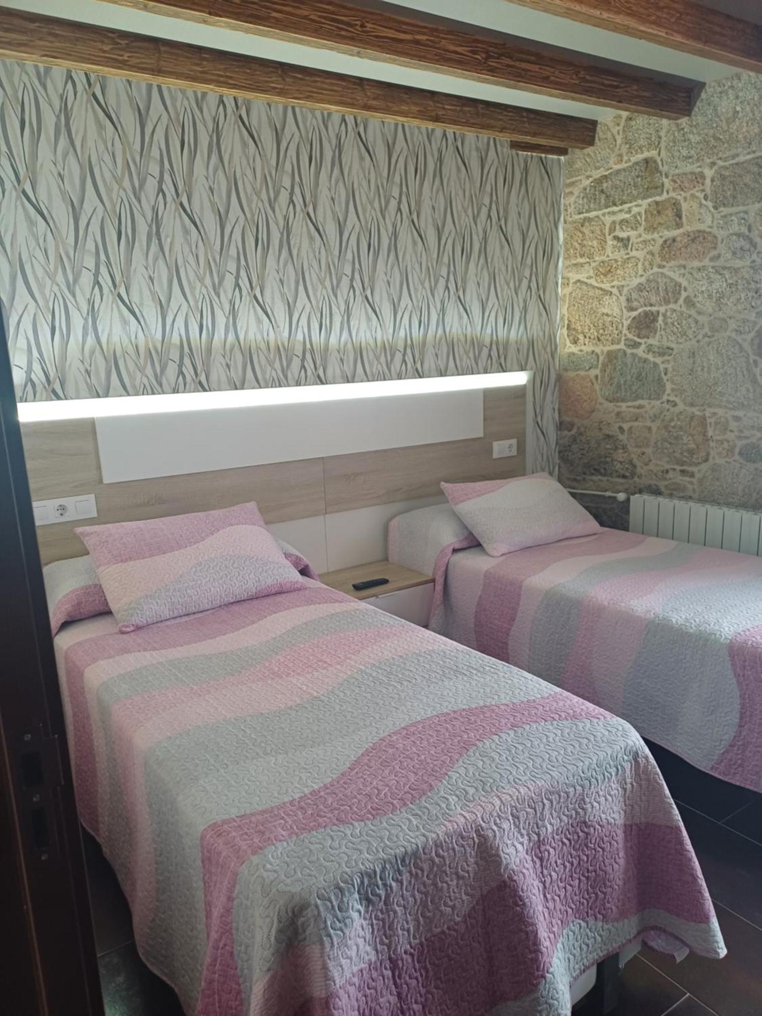 O Cabanel Albergue-Bar Villastose Екстер'єр фото