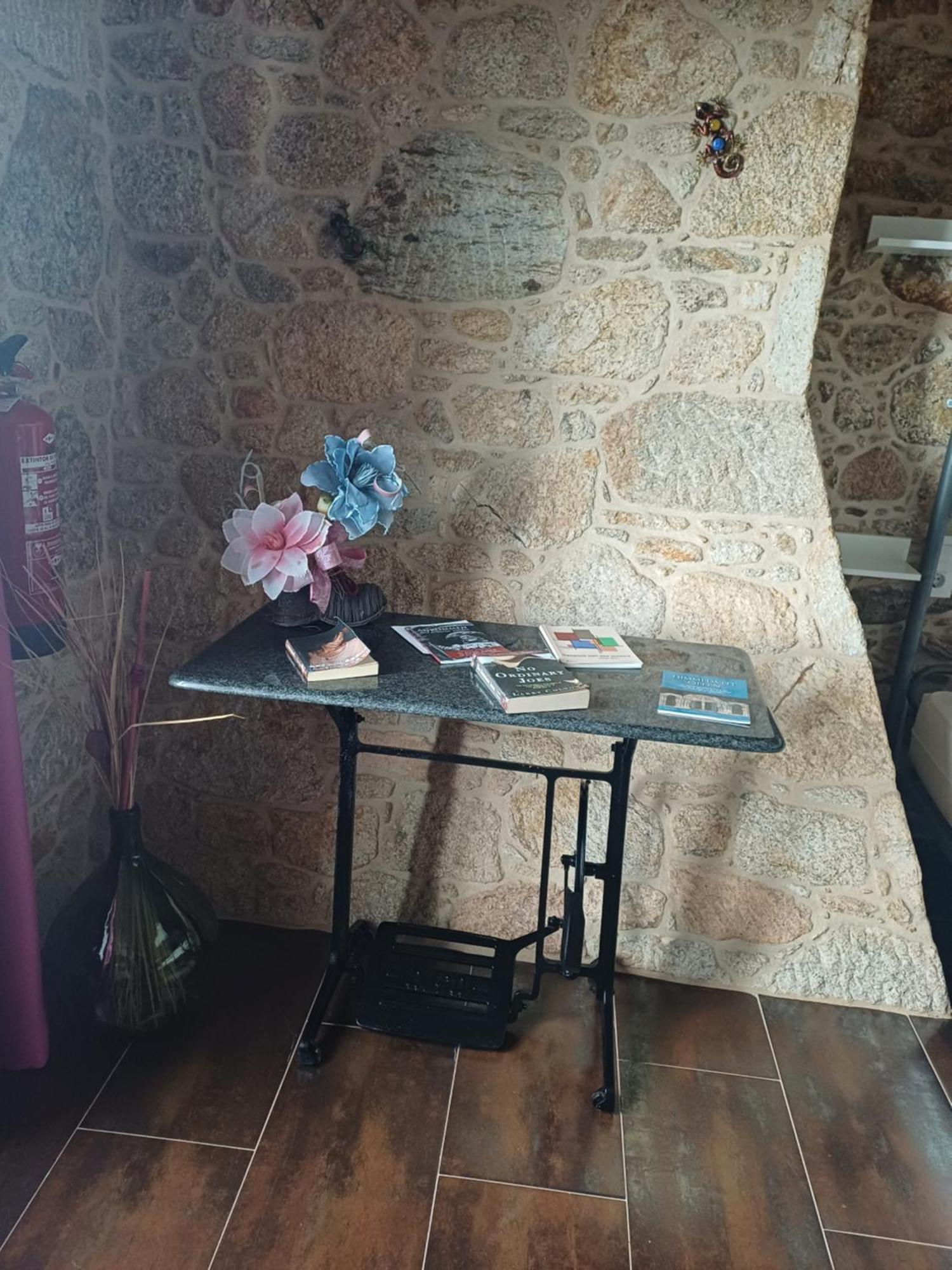 O Cabanel Albergue-Bar Villastose Екстер'єр фото