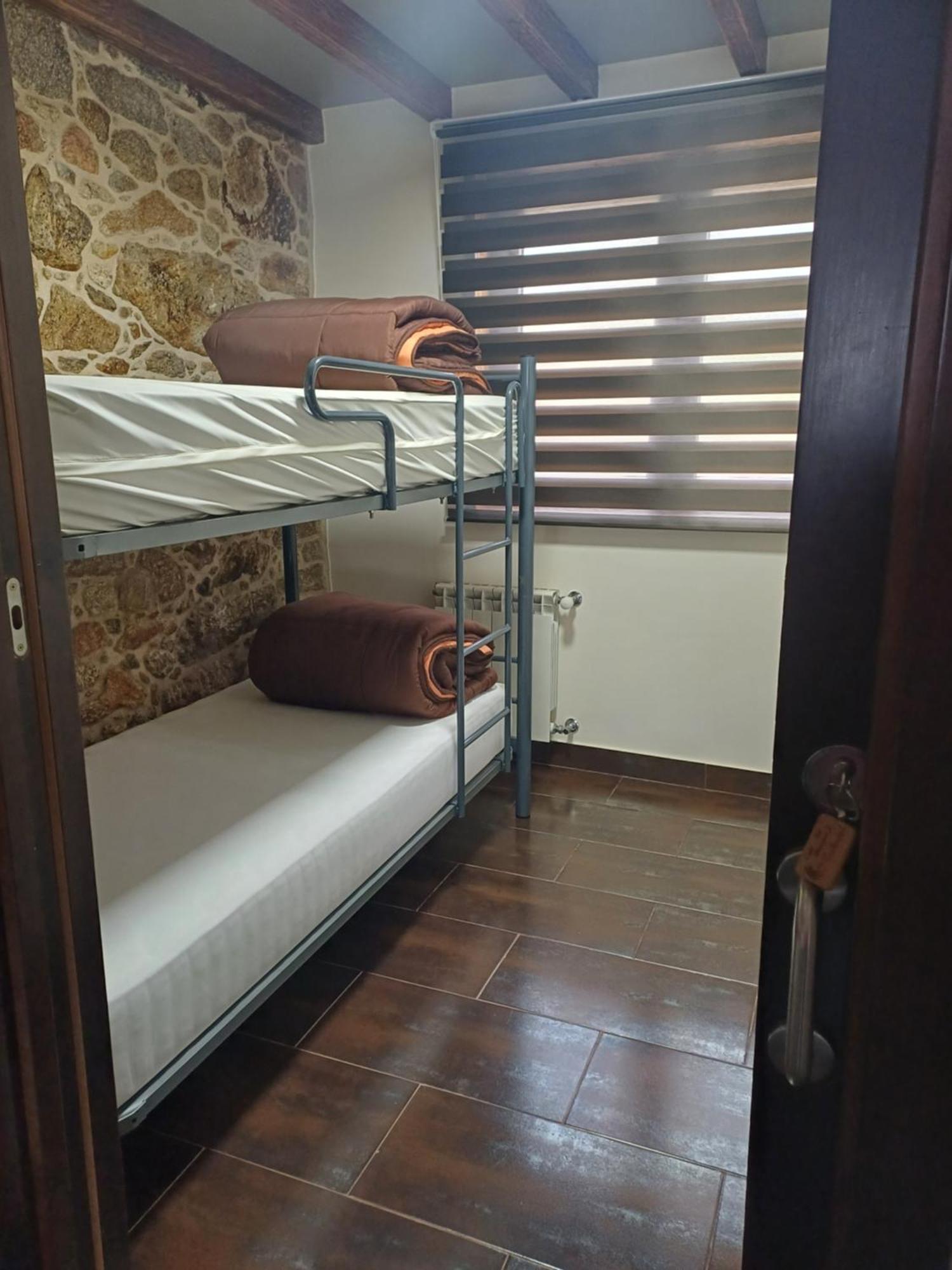 O Cabanel Albergue-Bar Villastose Екстер'єр фото